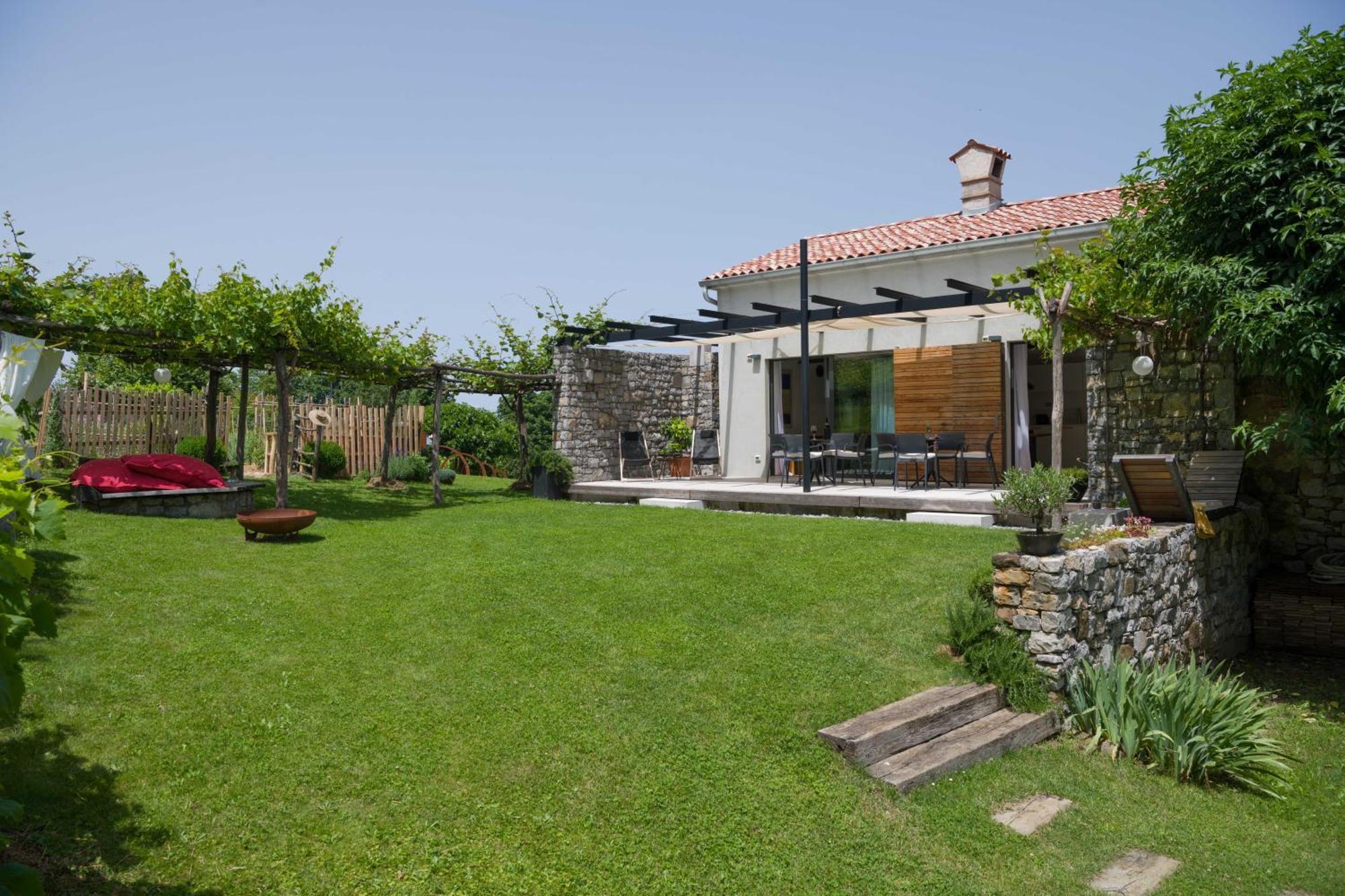 Villa Artes With Free Hot Tub & Sauna Branik Eksteriør bilde